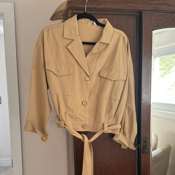 Chic Tan Utility Jacket for Women - Picture 1 of 3